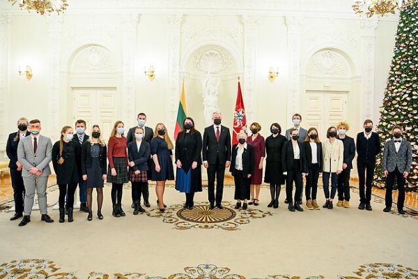 Pasveikinti Konstitucijos egzamino nugalėtojai
