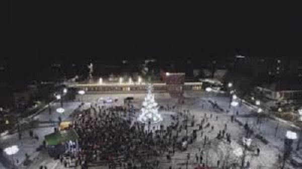 Dėl eismo Laisvės aikštėje