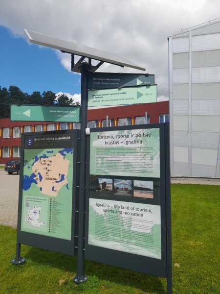 Nauji informaciniai stendai