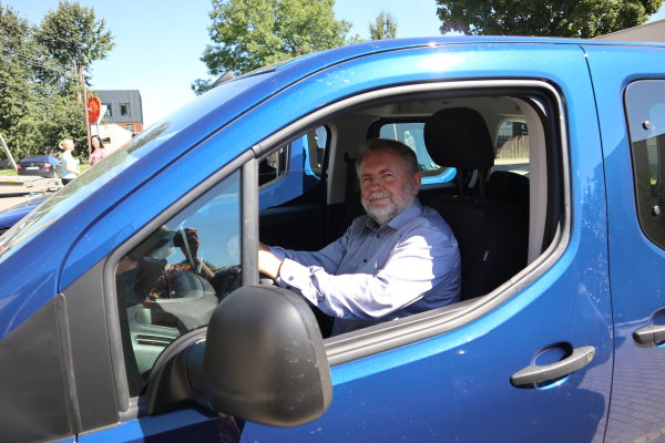 Nauji automobiliai
