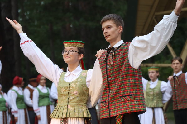  „Ežerų šėltinyje“ – solidus kolektyvų paradas
