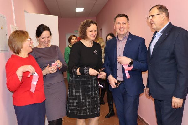 Tarnyba plečia erdves