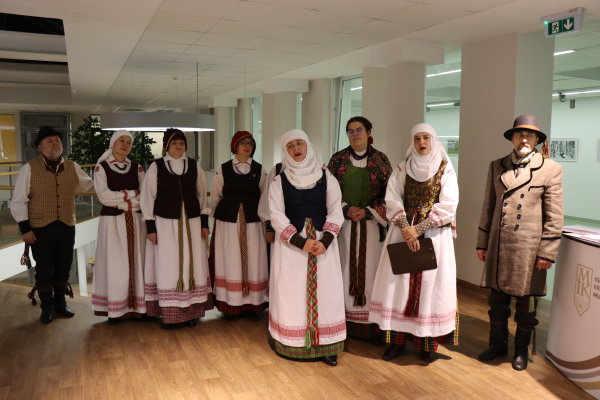 Dainų karalienė pasaulin sugrįžta...