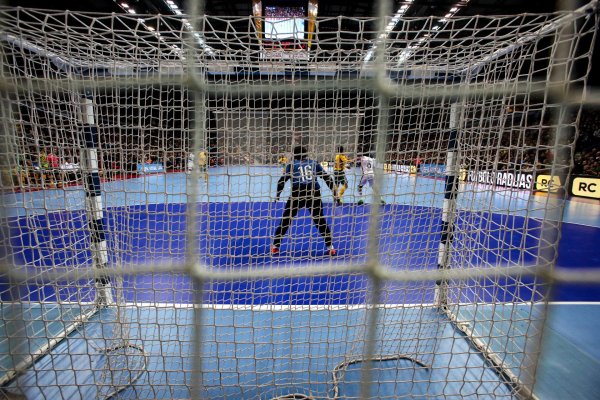 Kalėdinis moterų salės futbolo turnyras