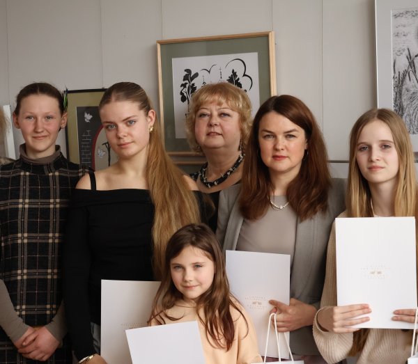 Liaudies dailės konkursas "Sidabro vainikėlis"