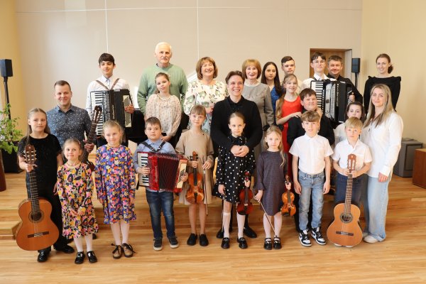 Muzikos mokykloje – šeimų koncertas