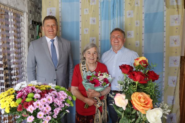 Žiedais pasipuošė Leokadijos Grikinienės gyvenimo sukaktis