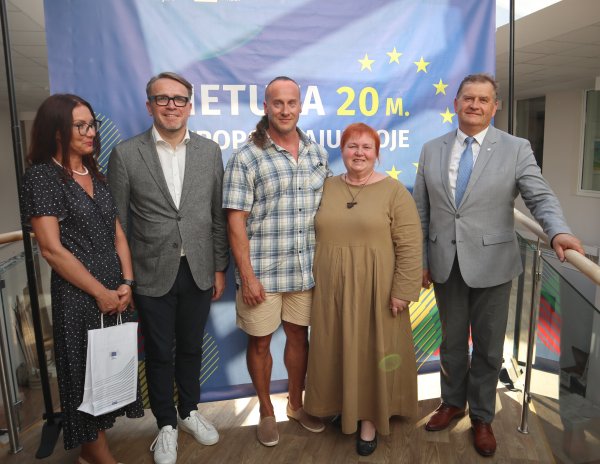 Paroda ir pokalbis