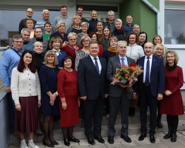 Švietimui paskirtas gyvenimo kelias