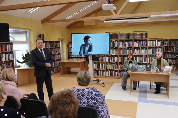 Sutikta knyga apie kraštietę