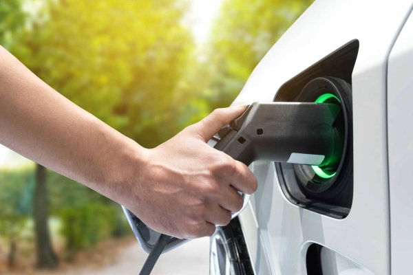 Kviečiame dalyvauti konkurse elektromobilių įkrovimo paslaugai teikti.
