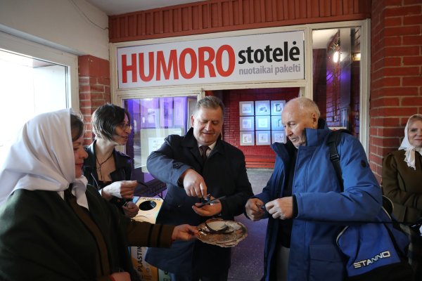 Humoro stotelė