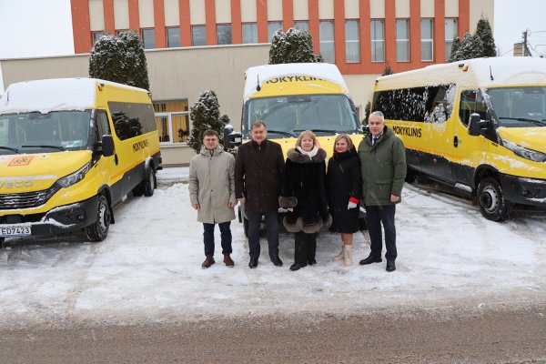 Nauji elektriniai mokykliniai autobusai