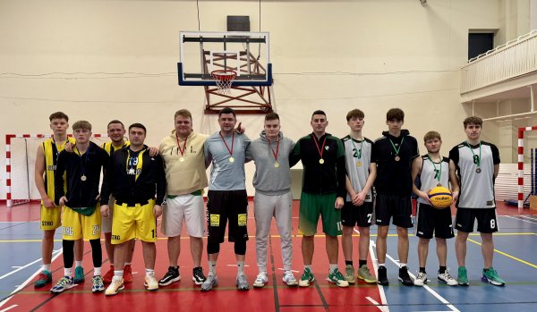 Atviras kalėdinis 3x3 krepšinio ir stalo teniso turnyras!