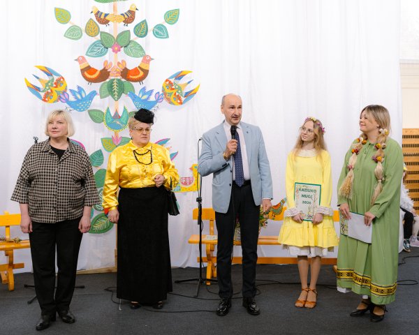 Kaziukas Vidiškėse