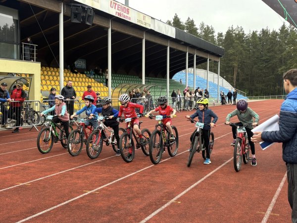 Ignalinos rajono jaunieji dviratininkai džiugino pergalėmis Utenoje!