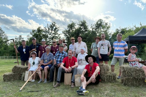 Pjoviau šieną per visą dieną