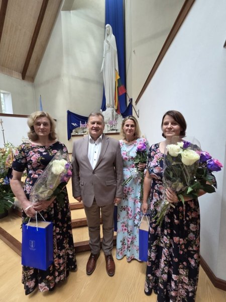 Šventės vartai užverti bažnyčioje