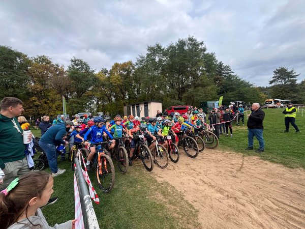 Ignalinos jaunieji dviratininkai – tarp stipriausiųjų „Velo CX“ trasoje!